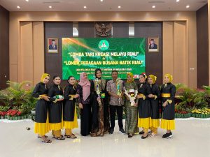 Kejari Dumai juara fashion show batik dan tari kreasi Melayu antar kejaksaan di Riau