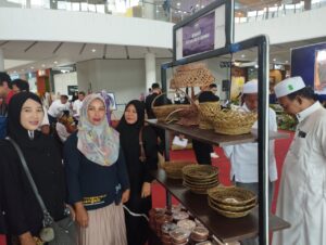 Pengrajin lidi sawit merasa beruntung ikut Pameran SMEXPO 2023 Pertamina Dumai