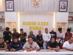 Dandim Dumai serahkan 9 PMI pulang dari Malaysia ke P4MI