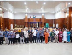 Walikota Paisal serahkan dana hibah dukung peningkatan sarana ibadah 24 Gereja Dumai