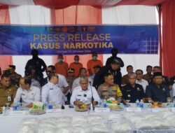 Ekspos 29,9 kg sabu di Dumai, Kepala BNN Komjen Marthinus tegaskan Negara hadir berantas narkoba