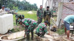 TMMD Kodim Dumai bangun MCK dan sumur bor di Jalan Harapan Kelurahan Kayu Kapur