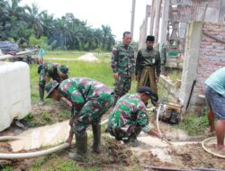 TMMD Kodim Dumai bangun MCK dan sumur bor di Jalan Harapan Kelurahan Kayu Kapur