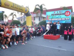 Ratusan pelari antusias ikuti Dumai Bhayangkara Run 2025