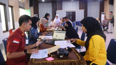 Semarak HUT Bhayangkara, Imigrasi Dumai layani 34 pemohon paspor keluarga Polri