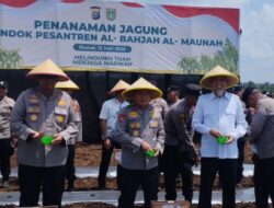Wujudkan ketahanan pangan, Kapolda Riau tanam jagung dan 79 pohon di Ponpes Al Bahjah Al Maunah Dumai