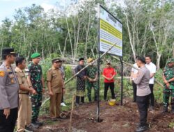 Polres Dumai pasangi plang peringatan waspada karhutla di lokasi rawan