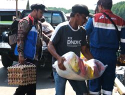 Pertamina Kilang Dumai serahkan bantuan uang dan sembako ke korban kebakaran di Pakning