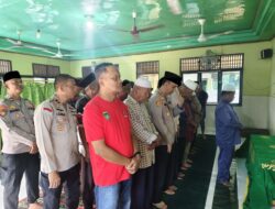 Kapolres Dumai Sholatkan Jenazah warga meninggal diduga terdampak ledakan Kilang Pertamina
