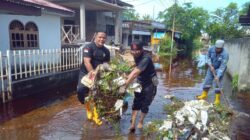 Kasatpol PP Dumai kerahkan anggota berantas tumpukan sampah di Rimba Sekampung