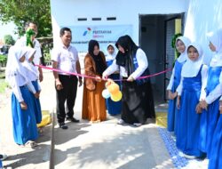 Pertamina Drilling dukung pembangunan fasilitas sanitasi MI Miftahul Ulum Indramayu