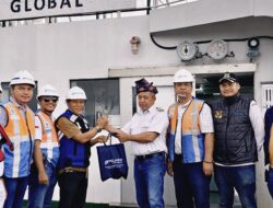 Momen dua kapal sandar di Pelabuhan Dumai pada akhir 2025 dan awal 2026