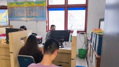 Warga Cina terjaring razia Satpol PP Dumai dipastikan resmi dan berizin