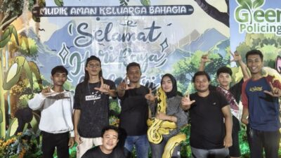 Ramai ramai warga antre berswafoto di spot unik Pos Terpadu Polres Dumai