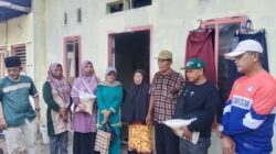 Warga RT 12 dan 13 terima bantuan sembako dari perangkat Kelurahan Tanjung Palas Dumai