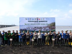 Peringati Hari Lingkungan Hidup, PeHR dan Polres Dumai tanam seribuan Mangrove bersama Kapolda Riau