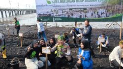 Kapolda Riau pimpin penanaman seribu pohon Mangrove di Pesisir Pelabuhan Navigasi Dumai