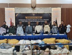Operasi Gabungan BC amankan 427 koli pakaian bekas senilai Rp3,9 M di Perairan Rohil