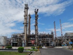 Pastikan Keandalan Kilang Minyak Dumai, Pekerja Pertamina Terapkan Prosedur Ketat dalam Operasi